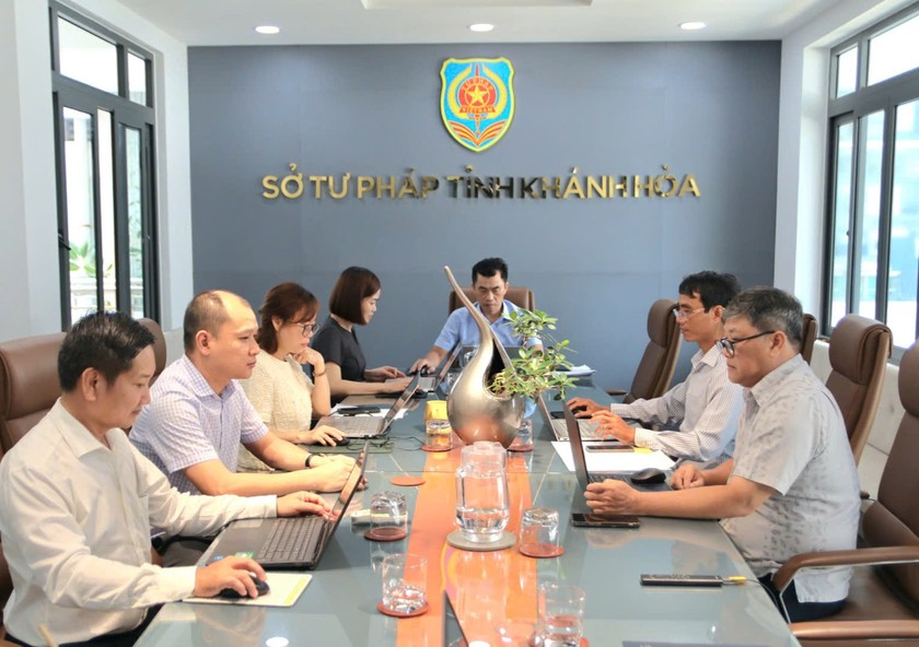 Tập thể lãnh đạo và nhân viên Sở Tư pháp tỉnh Khánh Hòa luôn chủ động, sáng tạo trong việc triển khai xử lý sai lệch dữ liệu hộ tịch điện tử Tập thể lãnh đạo và nhân viên Sở Tư pháp tỉnh Khánh Hòa luôn chủ động, sáng tạo trong việc triển khai xử lý sai lệch dữ liệu hộ tịch điện tử